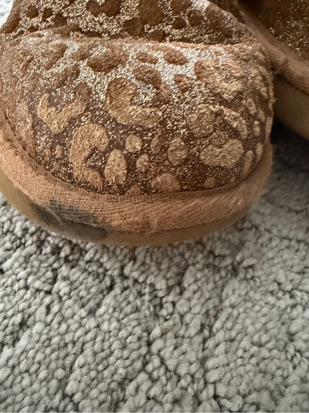UGG girls gold cheetah print boots size 4 youth